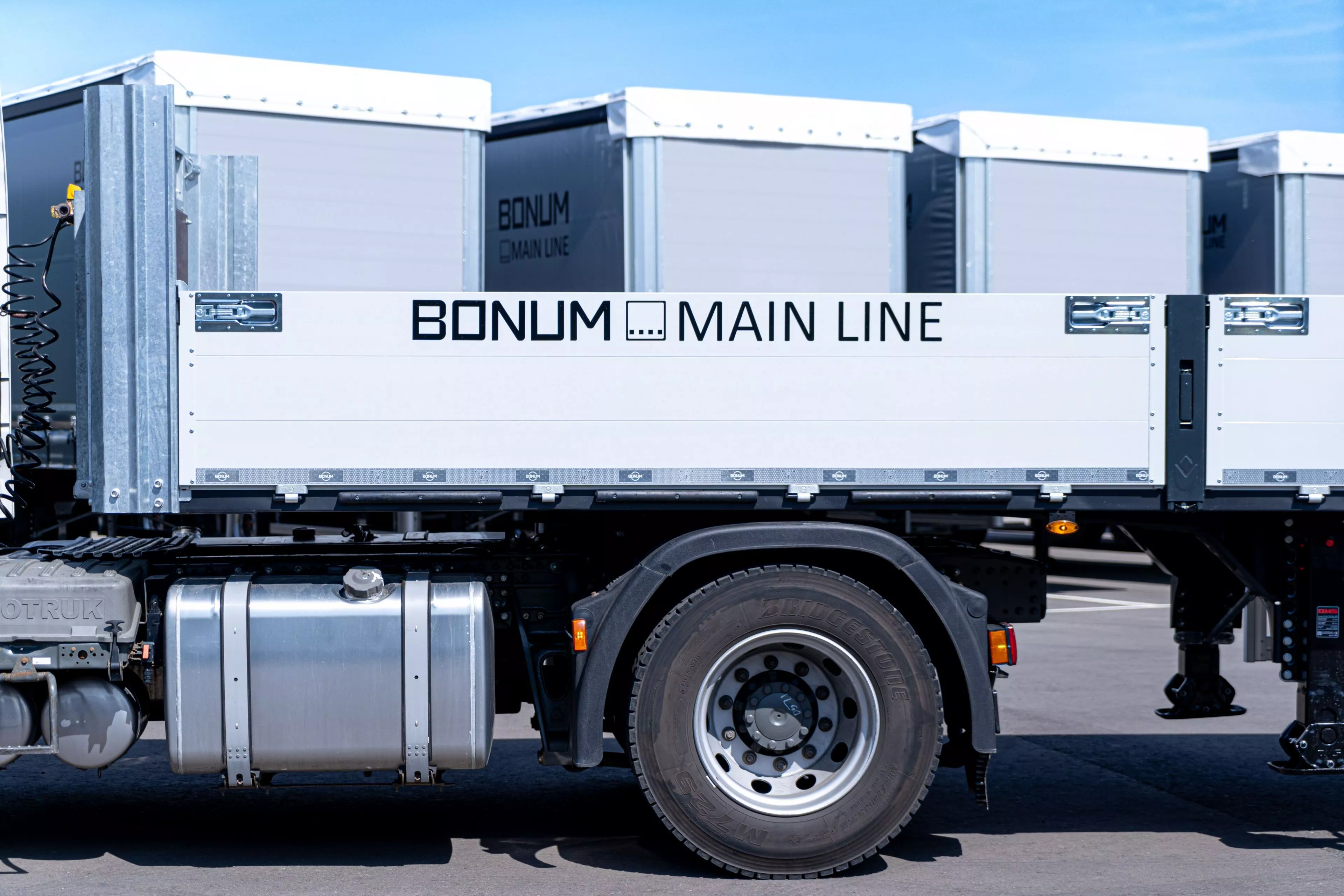 Бортовой полуприцеп 16,52 м 914296-06