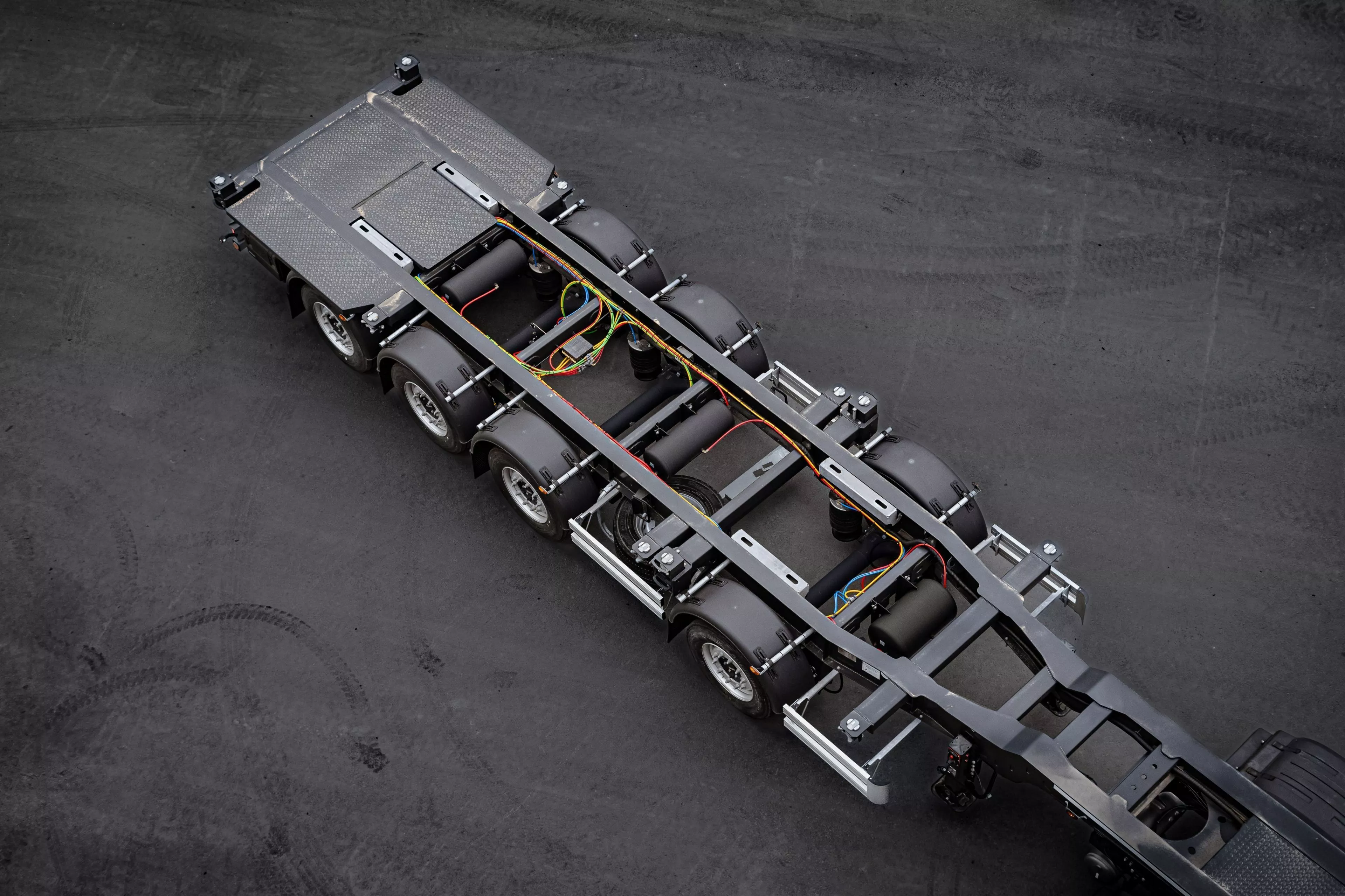 Контейнеровоз универсальный с вынесенной осью 914295-05