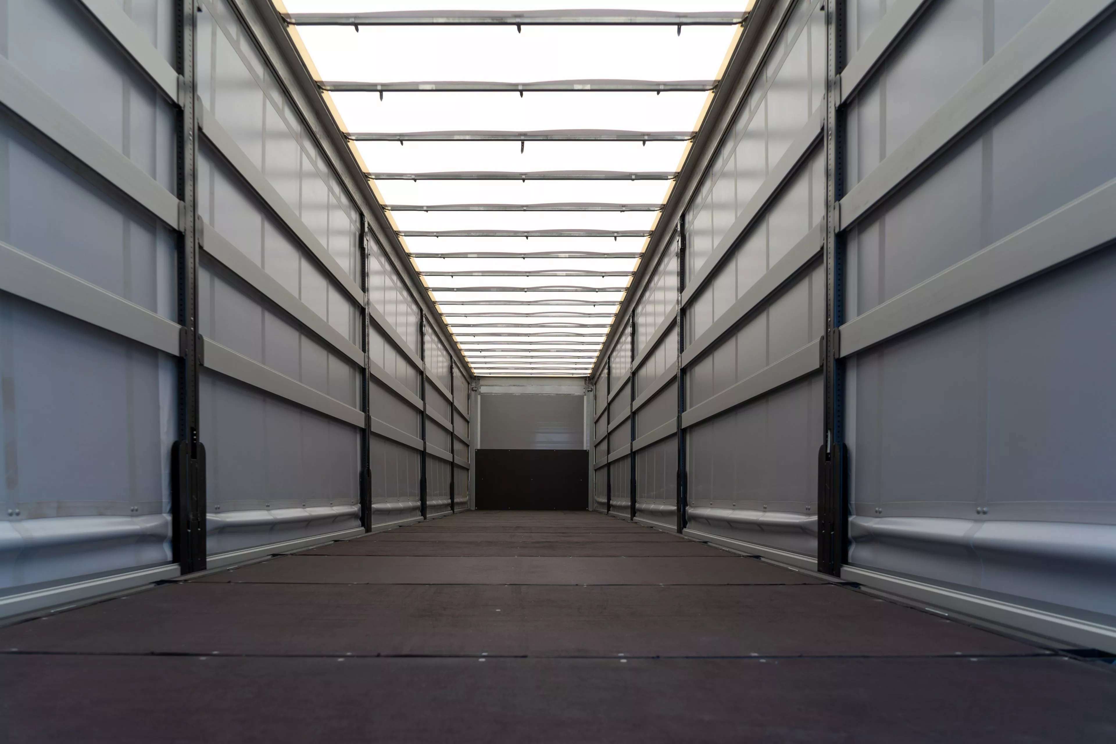 Шторный полуприцеп 16,52 м 914296-04