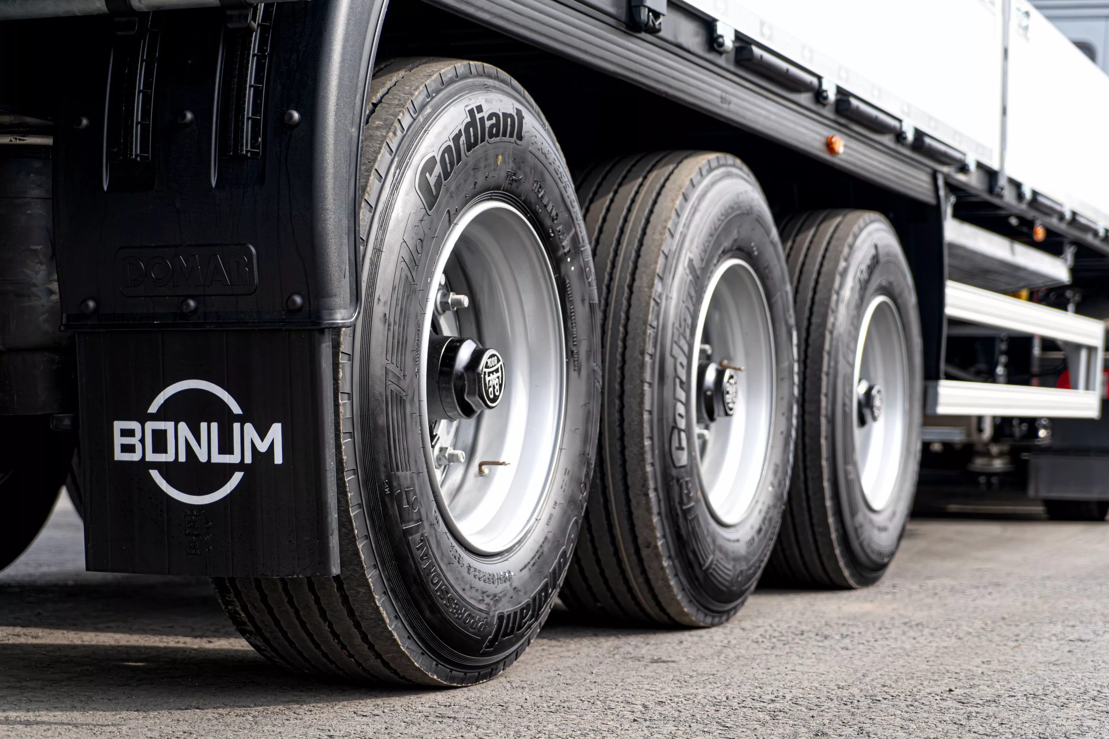 Бортовой полуприцеп 13,62 м 914296-06