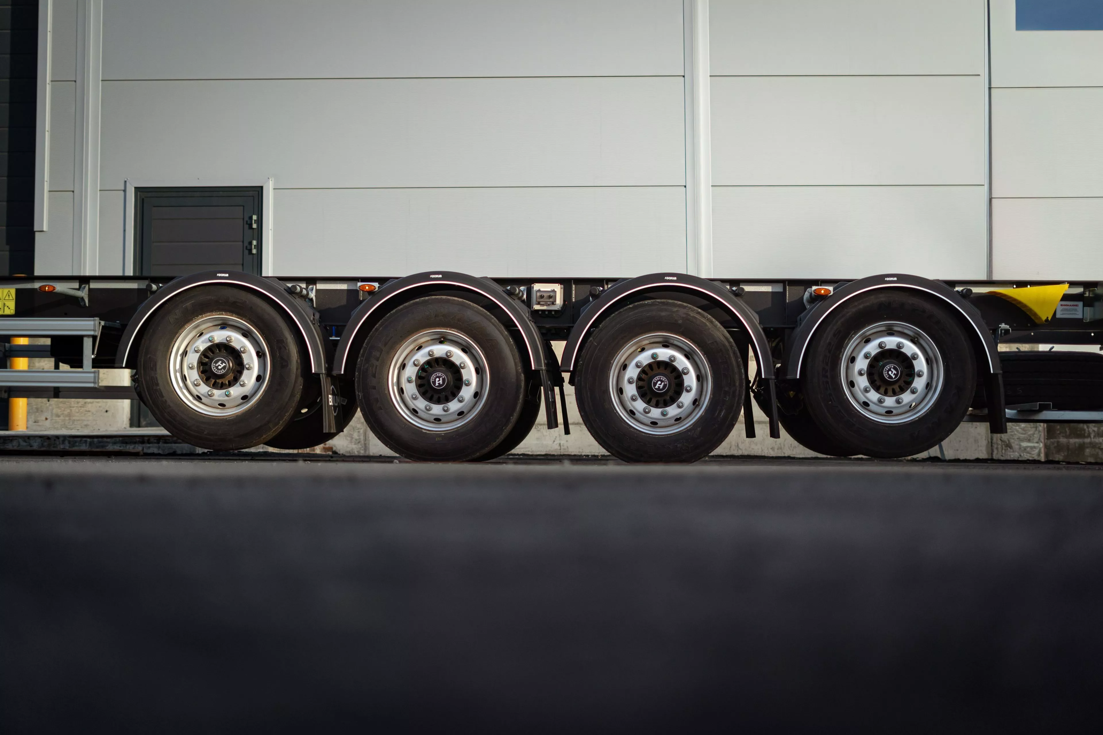 Контейнеровоз для 40 футов 914295-05