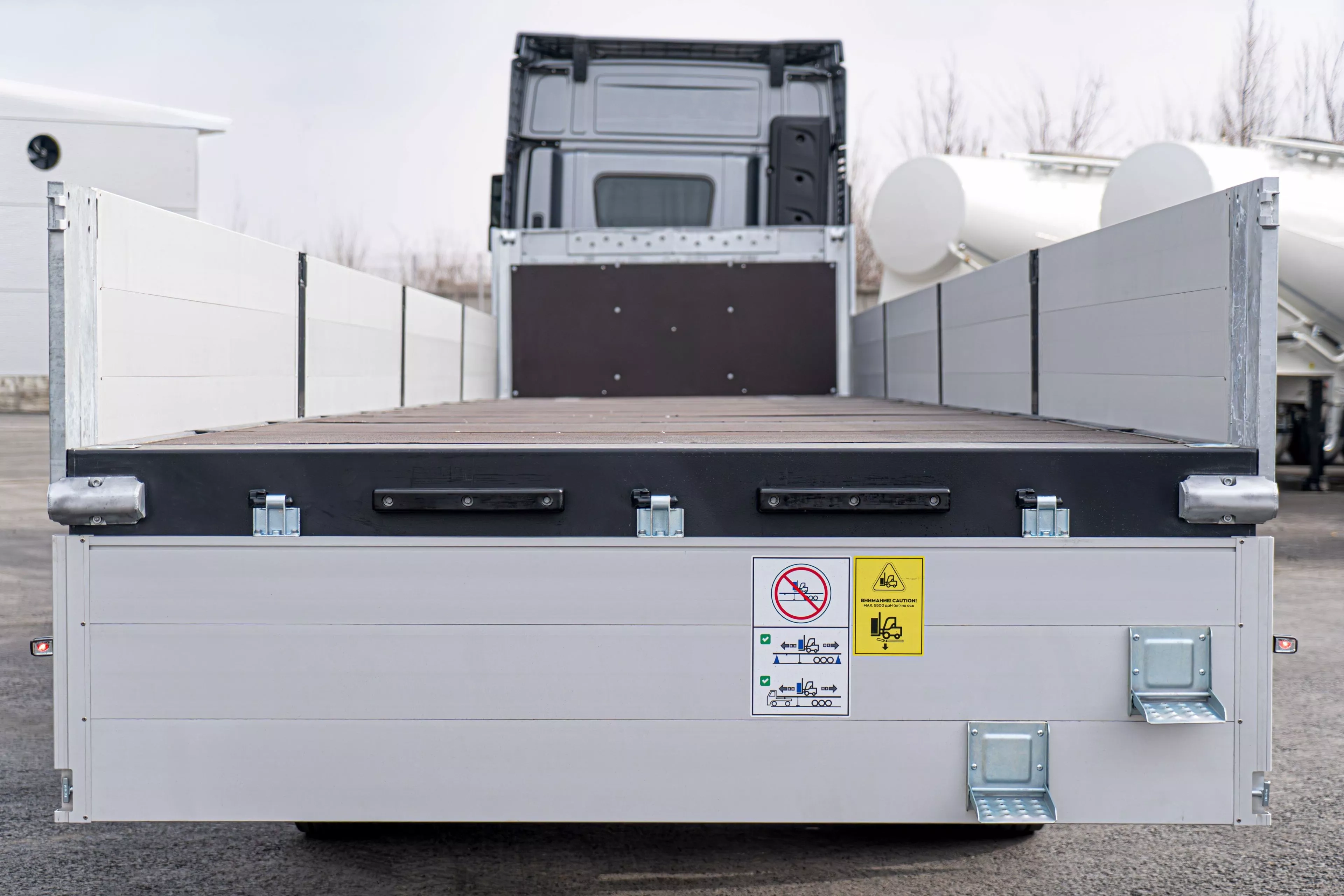 Бортовой полуприцеп 13,62 м 914296-06